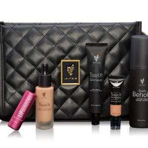 The conceal and reveal kit